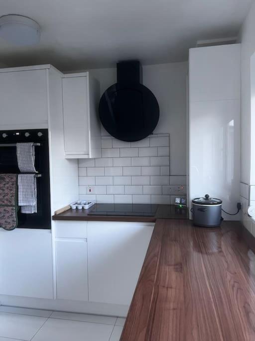 Home In Basildon, Essex エクステリア 写真