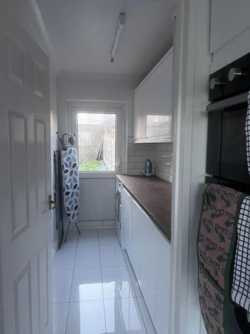 Home In Basildon, Essex エクステリア 写真