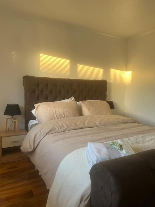 Home In Basildon, Essex エクステリア 写真